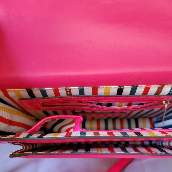 Steve Madden - Neon Pink Crossbody - Picture 6 of 7